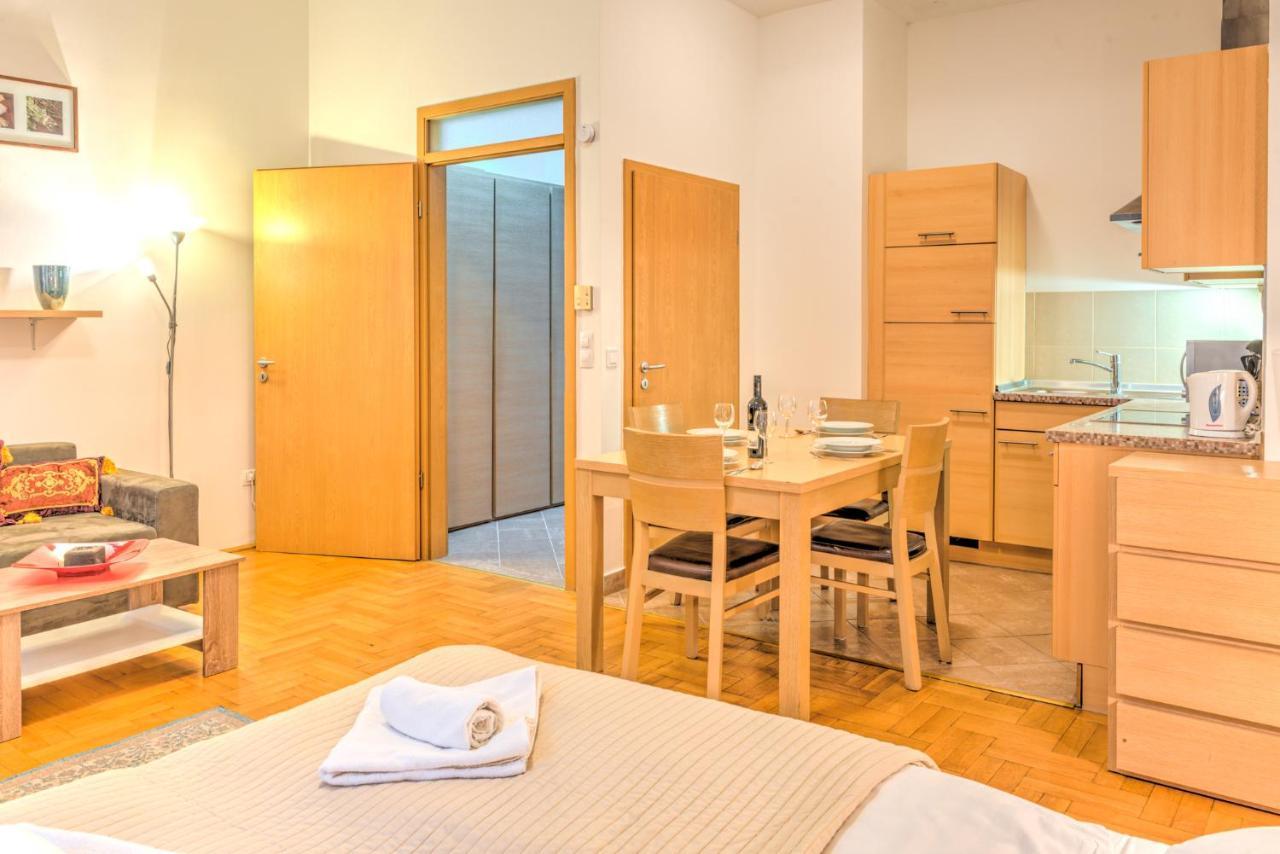 Central Apartments Budapest Exteriör bild